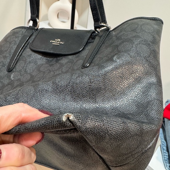 Coach purse | black | authentic | medium size - Picture 5 of 5